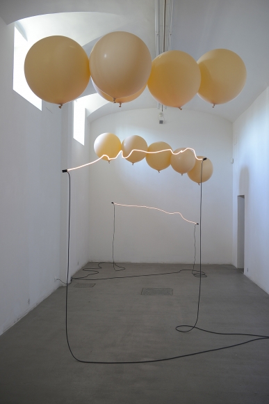 Sam Falls, Exhibition view: Fondazione Giulinai, Rome, 2015. Photo: Giorgio Benni