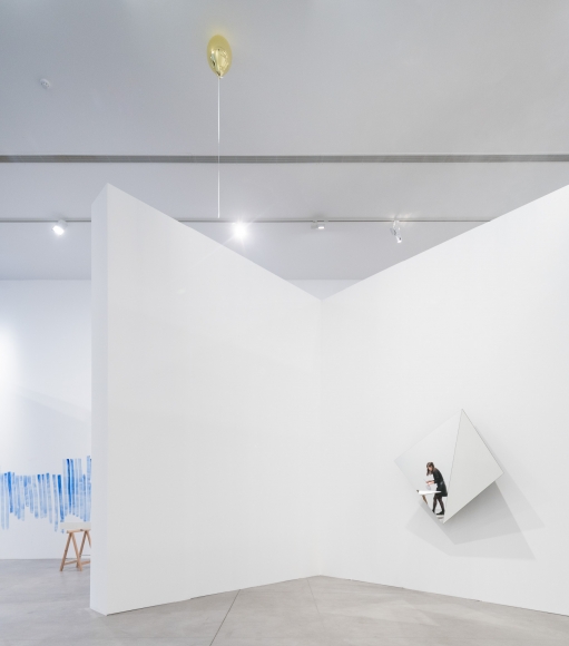 Installation view: Jeppe Hein, Your Way, Château La Coste, Le Puy-Sainte-Réparade, 2017
