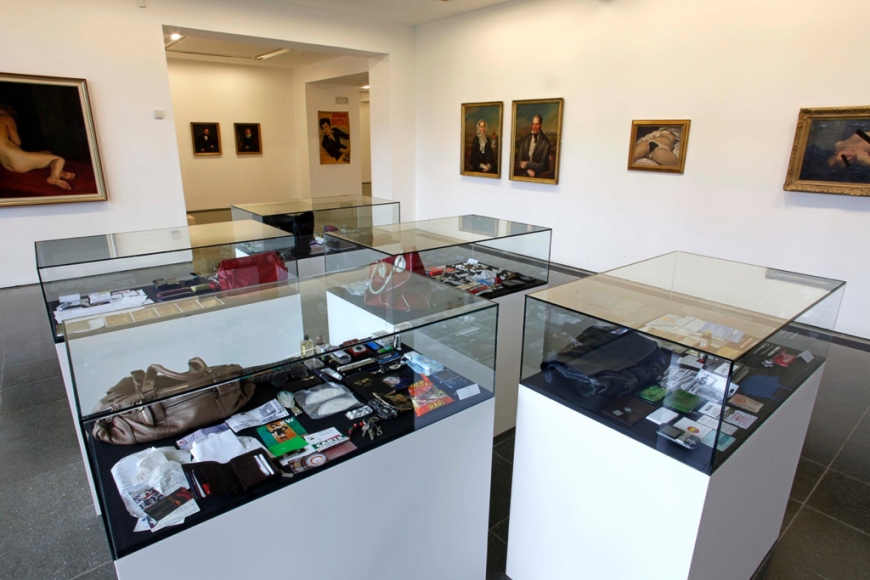 Hans-Peter Feldmann, Installation view: Serpentine Gallery, London, 2012