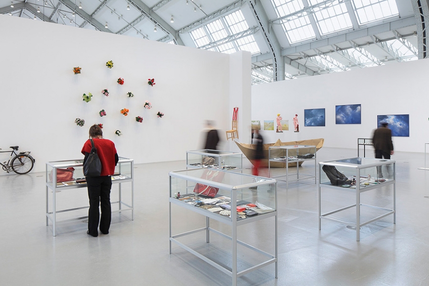 Hans-Peter Feldmann, Installation view: Deichtor Hallen Internationale Kunst und Fotografie, 2013