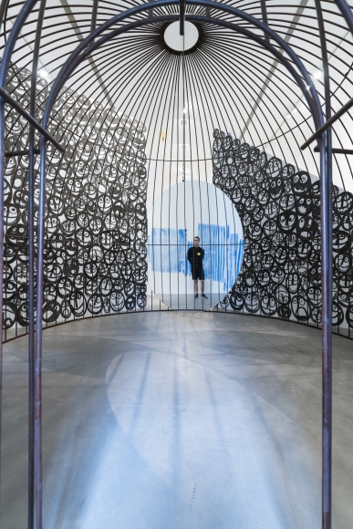 Installation view: Jeppe Hein, Your Way, Château La Coste, Le Puy-Sainte-Réparade, 2017