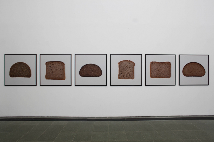Hans-Peter Feldmann, Installation view: Serpentine Gallery, 2012