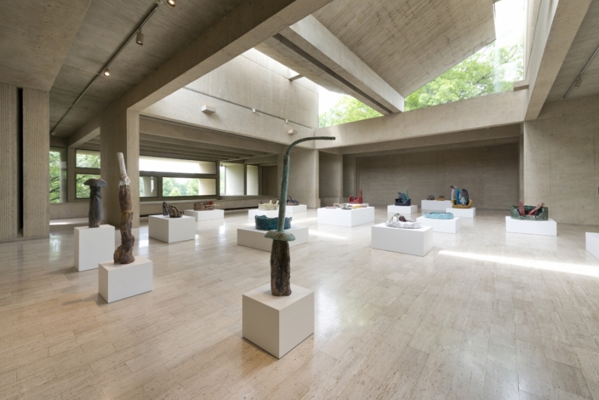 Installation view, Sterling Ruby: Ceramics, Des Moines Art Center, Iowa, 2018