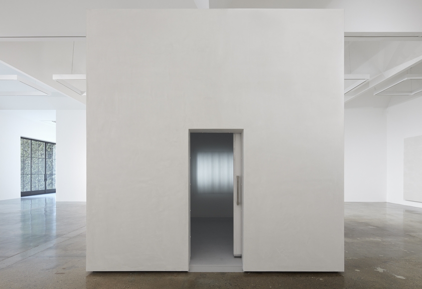 Mary Corse, The Cold Room, 1968/2017