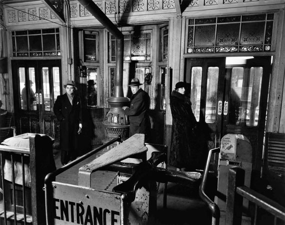 El Station Interior, New York, 1936