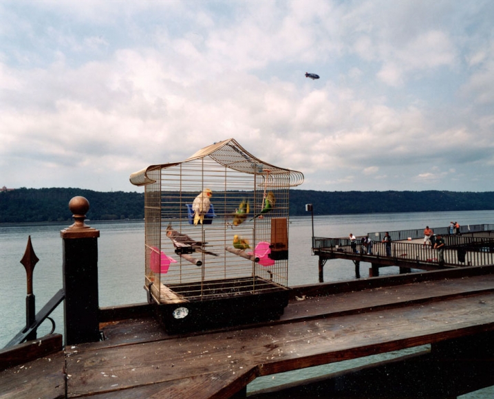 Len Jenshel, Tubby Hook Cafe, Dyckman Street Pier, (Manhattan), 2004