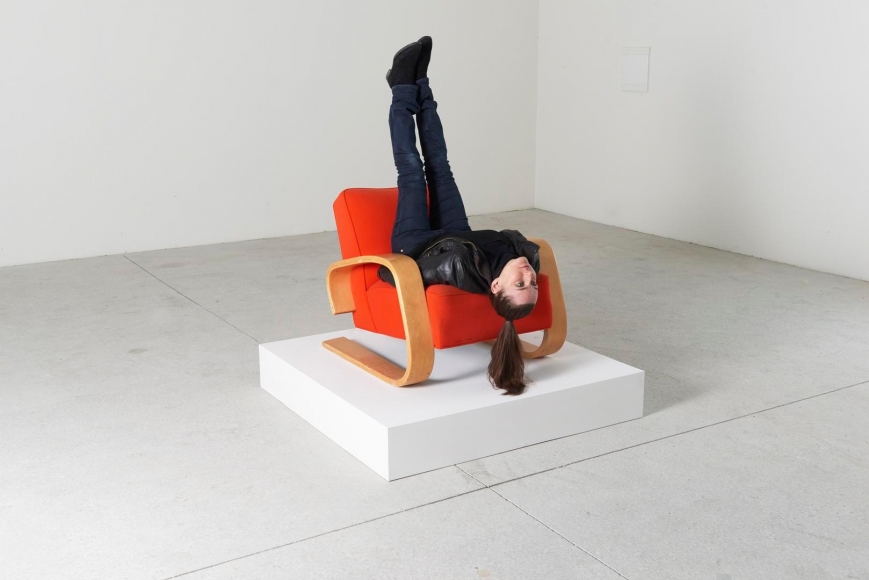 ERWIN WURM Spaceship to venus, One Minute Sculpture, 2016