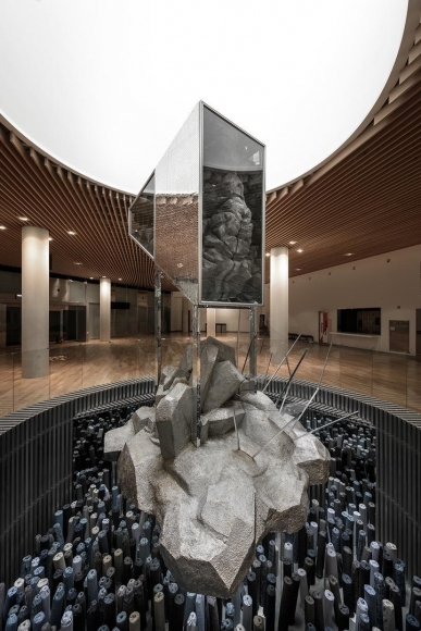 LEE BUL