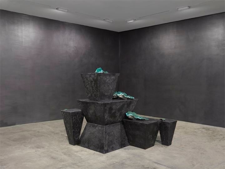 TERESITA FERNÁNDEZ Viñales (Reclining Nude), 2015