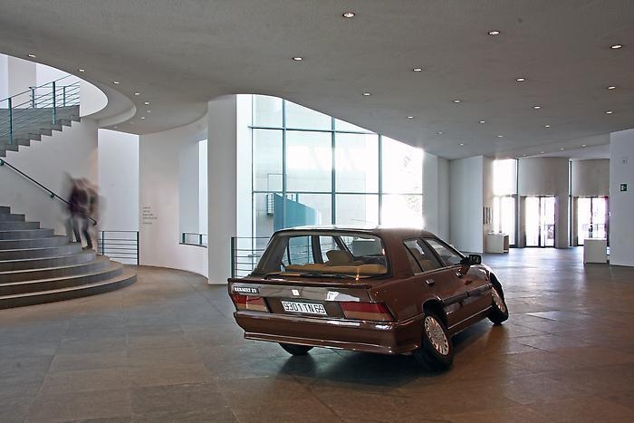 Erwin Wurm: Liquid Reality, Installation view Kunstmuseum Bonn, 2010