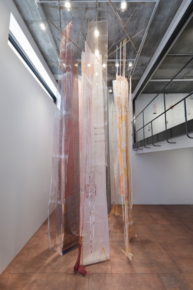 Cecilia Vicuña: Quipu Girok (Knot Record), Installation view, Seoul