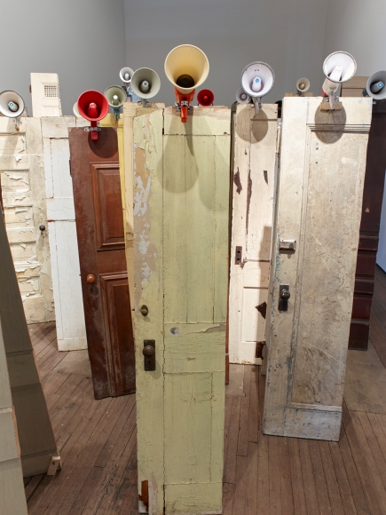 KADER ATTIA Asesinos ! Asesinos, 2014