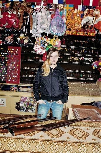 Mädchen in der Schiessbude, Erlangen, 2005