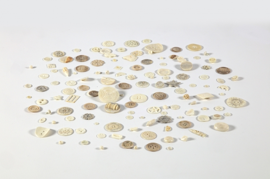 Buttons 2000-2001 130 human bone buttons