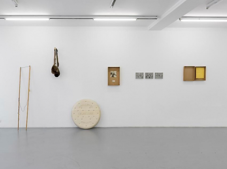 Bob and Breakfast: Robert Filliou et ses invités par François Curlet – installation view 5