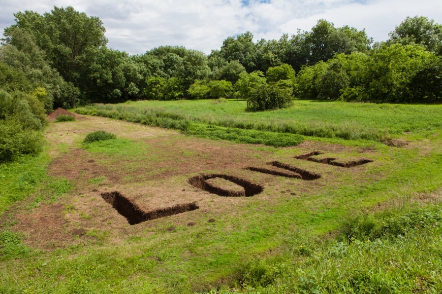 Love Grave, 2003-2018, Trimmed plants