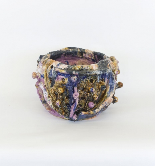 a glazed ceramic vessel by william j. o'brien sold at a contemporary art gallery in new york