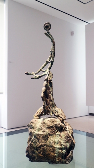 Joan Miró, L'Échelle de l'évasion, 1971 Sculpture: Bronze (lost wax casting) 81 x 29 x 18 cm. (31 7/8 x 11 3/8 x 7 1/8) ©Helly Nahmad Gallery NY