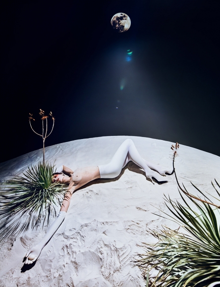 Txema Yeste, Moon, 2017