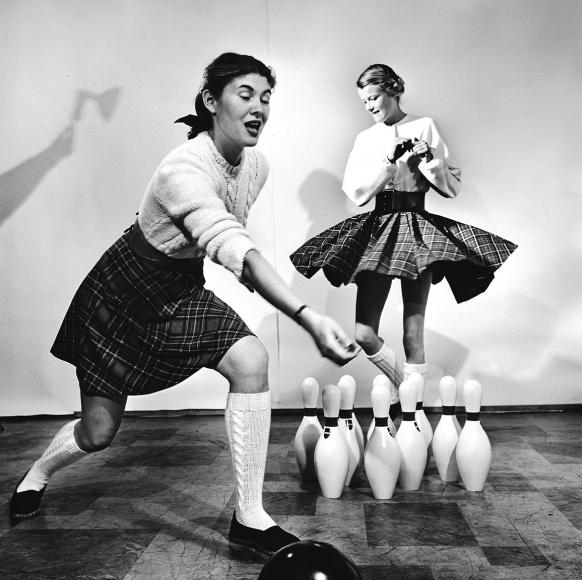 Genevieve Naylor, Fashion Bowling, 1946