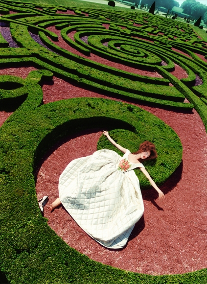 David LaChapelle, Collapse in a Garden, Avalon Fallen in Shrubbery, Paris, Paris Vogue, 1995