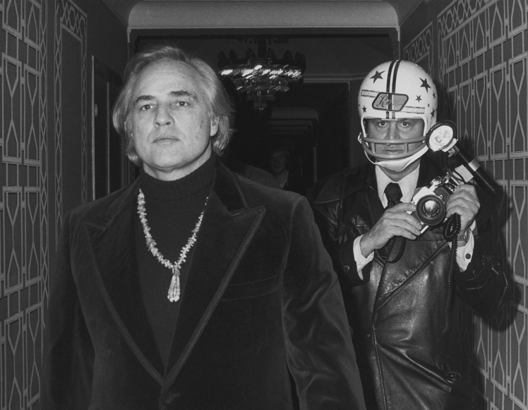 Ron Galella, Marlon Brando and Ron Galella, New York, 1974
