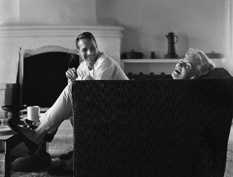 Sid Avery, Domestic Bliss: Paul Newman and Joanne Woodward at home, Beverly Hills, California, 1958
