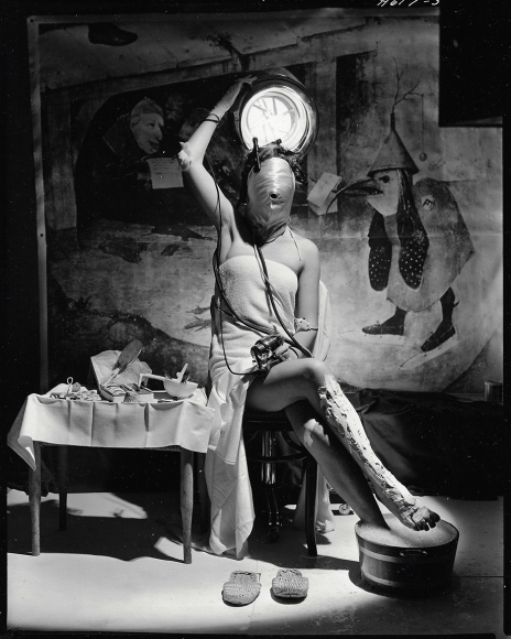 Horst, Electric Beauty, Paris, 1939