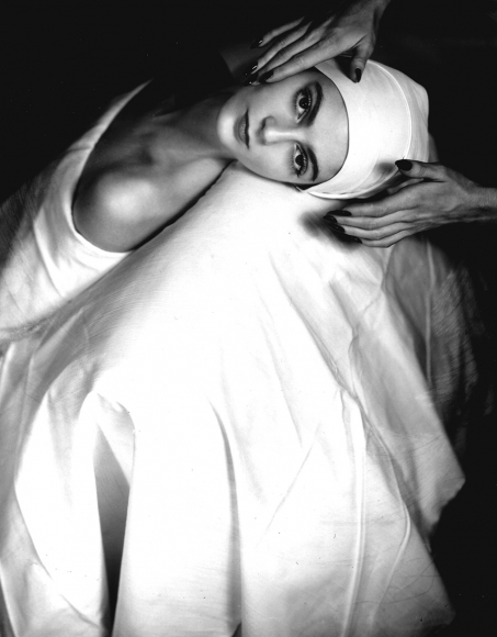 Horst, Carmen (Face Massage), New York, 1946
