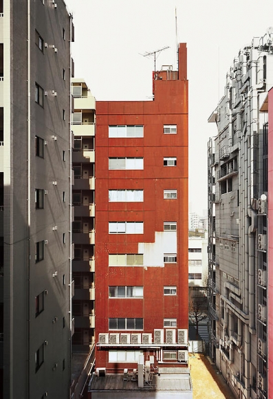 Sanggil Kim. mode_1963, 2008. C-print, 254 x 180 cm. Courtesy of the artist & PKM Trinity Gallery.