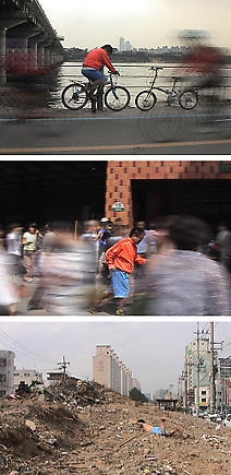 Seung-wook Koh. Triathlon, 2005. Video recording of performance, 4min 53sec. Courtesy of the artist & PKM Gallery.
