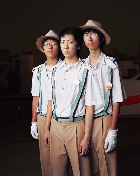 Sanggil Kim. off-line_10:30+15:00+18:15, 2008. C-print, 222 x 180 cm. Courtesy of the artist & PKM Trinity Gallery.