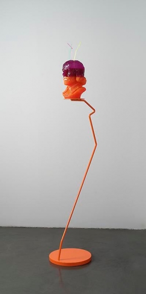 Nathaniel Mellors. Orange-Purple Shakespeare with Teeth, 2014. Courtesy of Nathaniel Mellors Studio & PKM Gallery.
