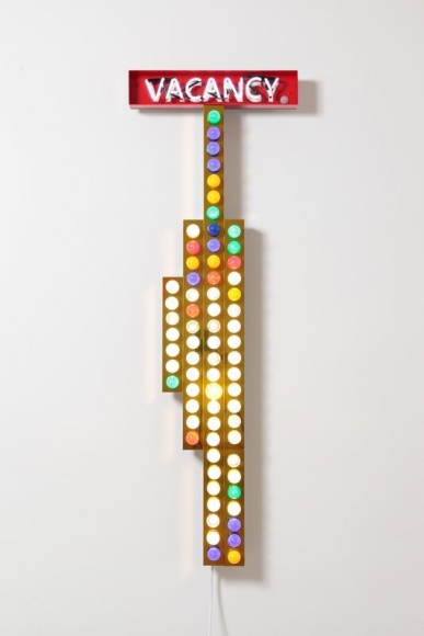 Cody Choi. Power of Bluff-Vacancy, 2017. Neon, light bulb, Stainless Steel, candy paint, electric sensor, 172.2(h) x 59 x 12 cm. Courtesy of the Artist & PKM Gallery.