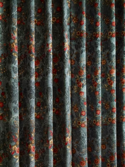 Heeseung Chung. Untitled, 2013. Archival pigment print, 84 x 63 cm. Courtesy of the artist and PKM Gallery.