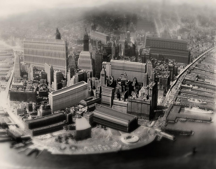 Sangbin IM. Lower Manhattan 1 (Edition of 5), 2008. lambda print, 45.72 x 58.42 cm. Courtesy of the artist & PKM Gallery. 