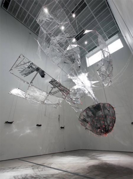 Lee Bul. Aubade III, 2014. Aluminum structure, polycarbonate sheet, metalized film, LED lighting, electronic wiring, stainless-steel and fog machine, dimensions variable. Courtesy of the artist & PKM Gallery.