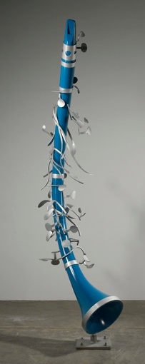 Claes Oldenburg and Coosje van Bruggen. Leaning Clarinet (Edition of 3 + 1 AP), 2006. 358.1 x 157.5 x 81.3 cm. © 2006 Claes Oldenburg and Coosje van Bruggen. Photo courtesy Pace Gallery.