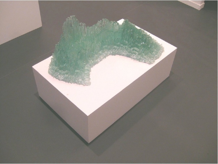 Isa Melsheimer. Vulkan, 2012. Glass, silicone, polycarbonate, 38 x 69 x 50 cm, Courtesy of the artist and Esther Schipper.