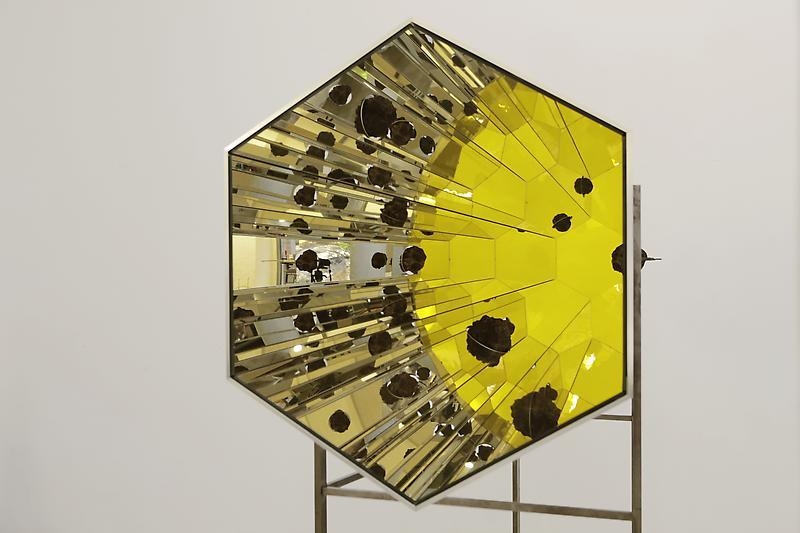Olafur Eliasson. Lava kaleidoscope, 2012. Aluminium, stainless steel, mirror, colored glass(yellow), lava rock, 211 x 88.5 x 220 cm. Courtesy of the artist & PKM Trinity Gallery. © 2012 Olafur Eliasson.