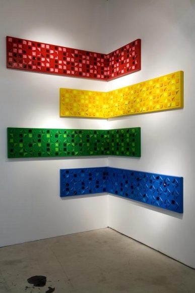 Hung Shaopei. Folded paintings 5-2-1/Folded paintings 5-2-2/Folded paintings 5-2-3/Folded paintings 5-2-4, 2008. Acrylic on canvas, 40 x 168 and 40 x 80 cm. Courtesy of the artist & PKM Gallery.