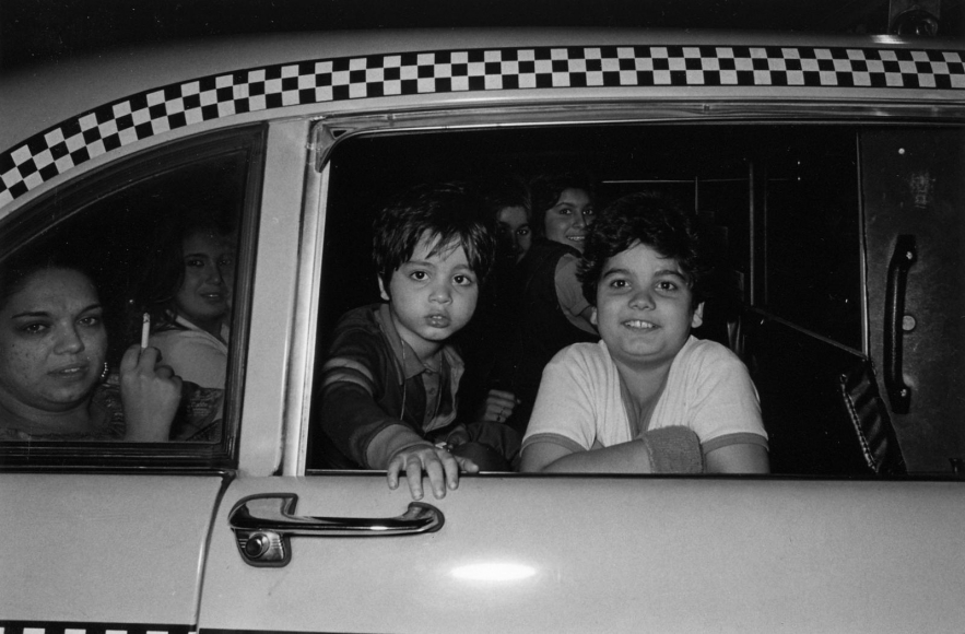Ryan Weideman - Untitled (Out My Taxi, #177) Gelatin silver print 16 x 20 in. (40.64 x 50.8 cm) ; Bruce Silverstein Gallery