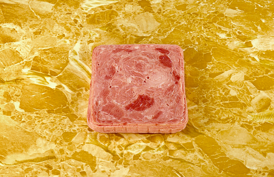 Sandy Skoglund - Luncheon Meat on a Counter, 1978 | Bruce Silverstein Gallery