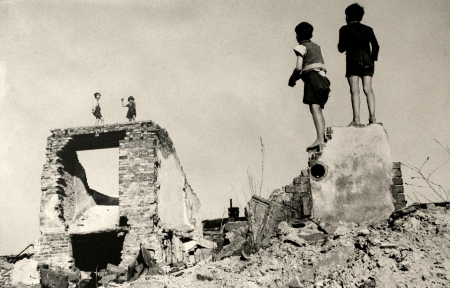 David Seymour - Untitled, n.d. | Bruce Silverstein Gallery