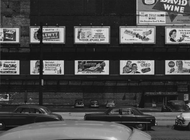 Aaron Siskind Chicago, 1955 Silver gelatin print 9 3/4 x 13 3/4 inches