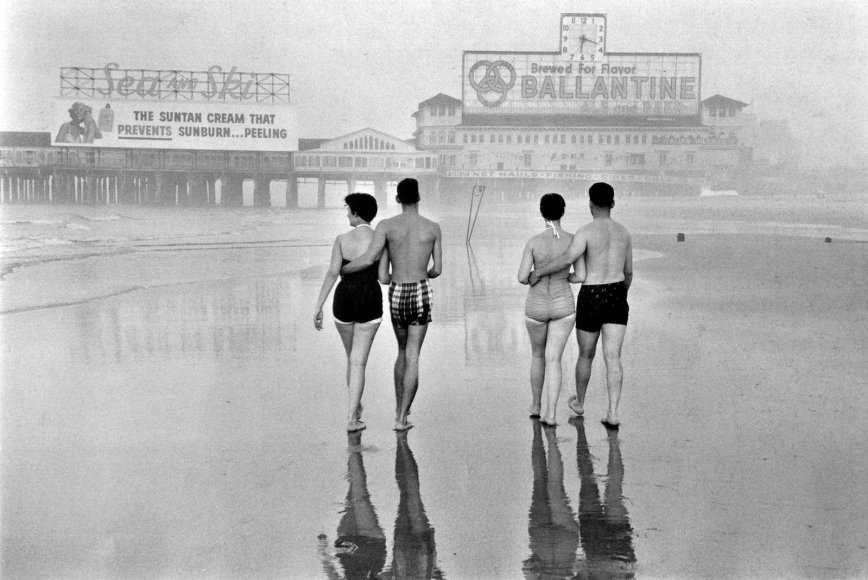 Frank Paulin - Atlantic City, 1955 Gelatin silver print, printed c. 1970s | Bruce Silverstein Gallery