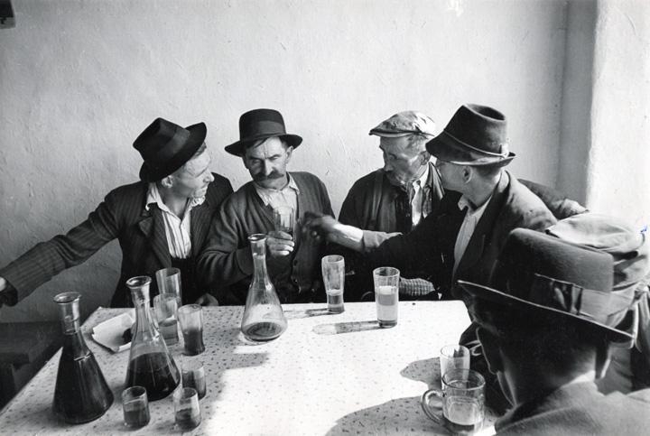 Werner Bischof - Farmer's Inn in the Puszta, Hungary, 1947 Gelatin silver print | Bruce Silverstein Gallery