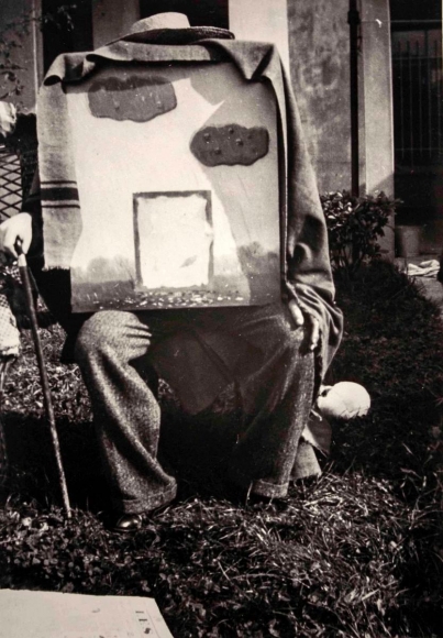 René Magritte - Variante de la photographie connue souds les titre “Dieu, le huitiéme jour” Bruxelles, Rue Esseghem, 1937 ; Bruce Silverstein Gallery
