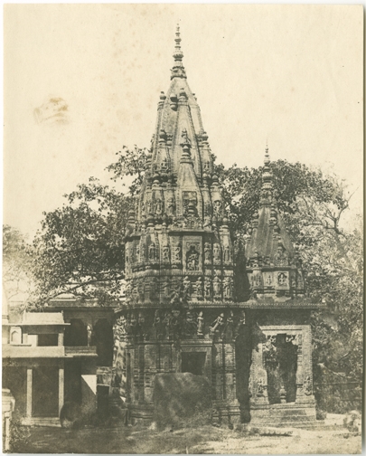 Temple hindou moderne- mirzapour sur le gange- pres Benaras