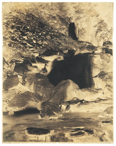Waterfall along the Old Tibet Road